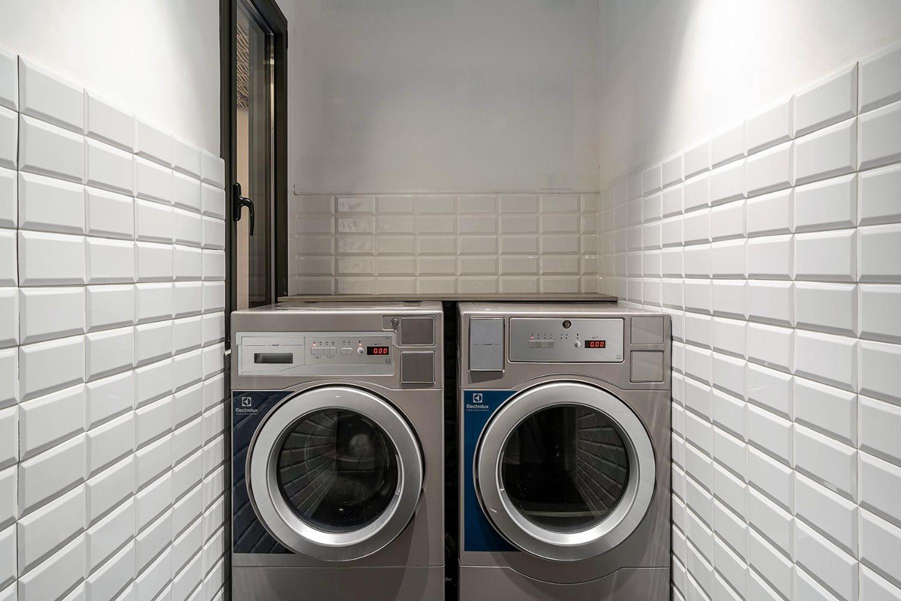 Enjoybcn Colon Apartments Barcelona Bagian luar foto