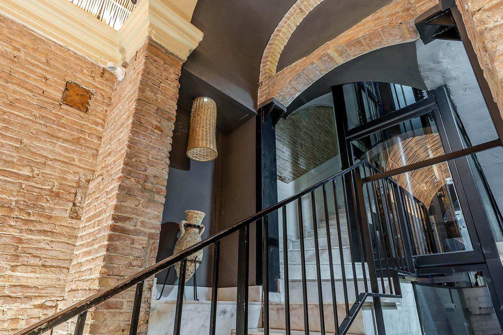 Enjoybcn Colon Apartments Barcelona Bagian luar foto