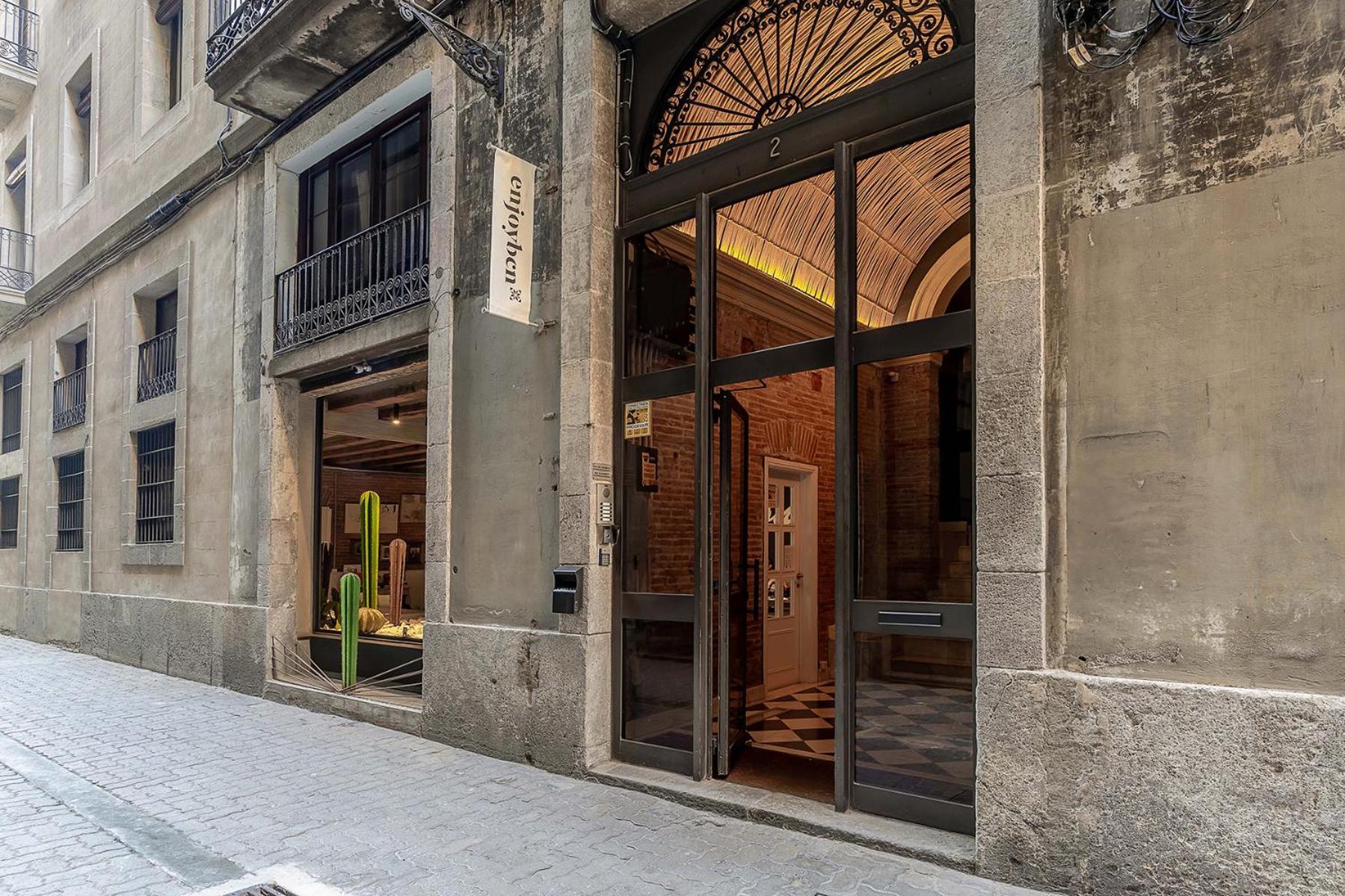 Enjoybcn Colon Apartments Barcelona Bagian luar foto