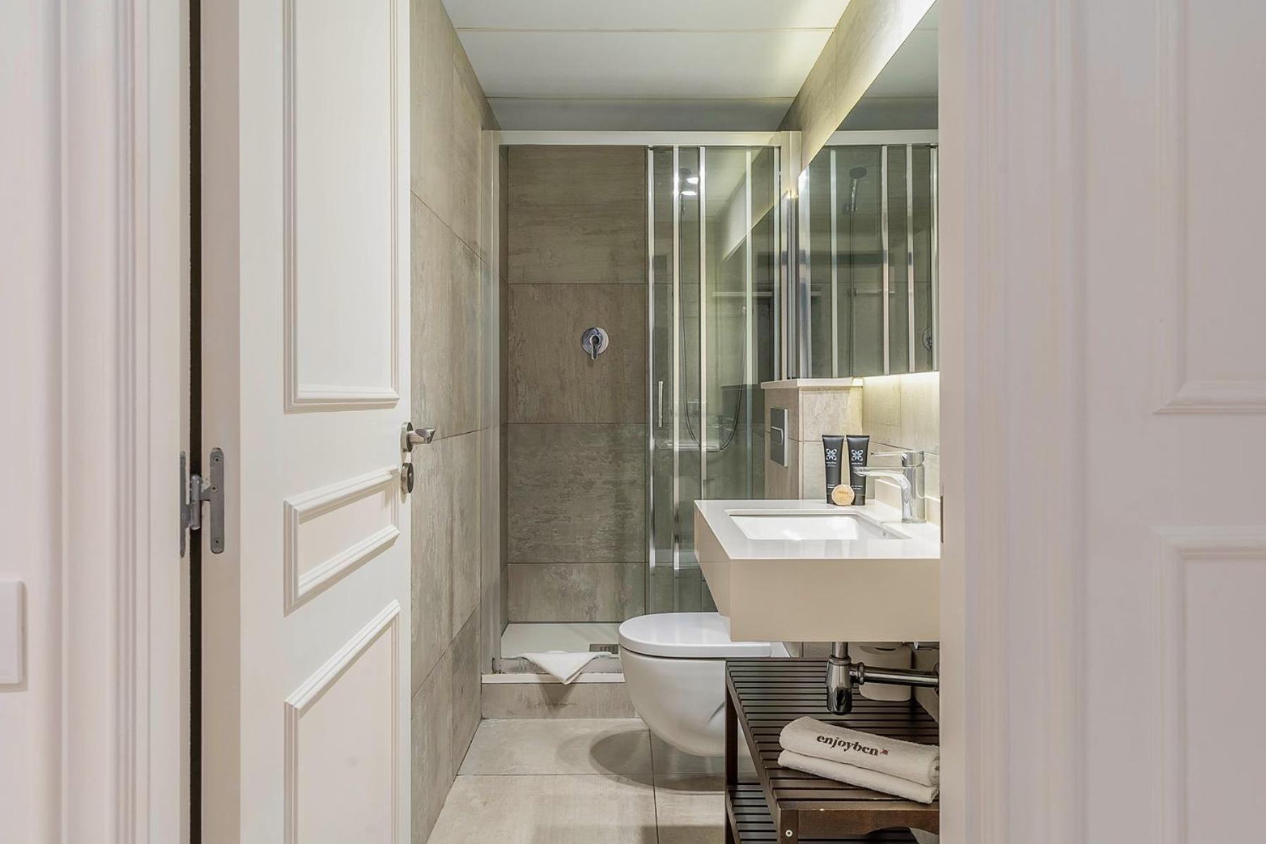 Enjoybcn Colon Apartments Barcelona Bagian luar foto