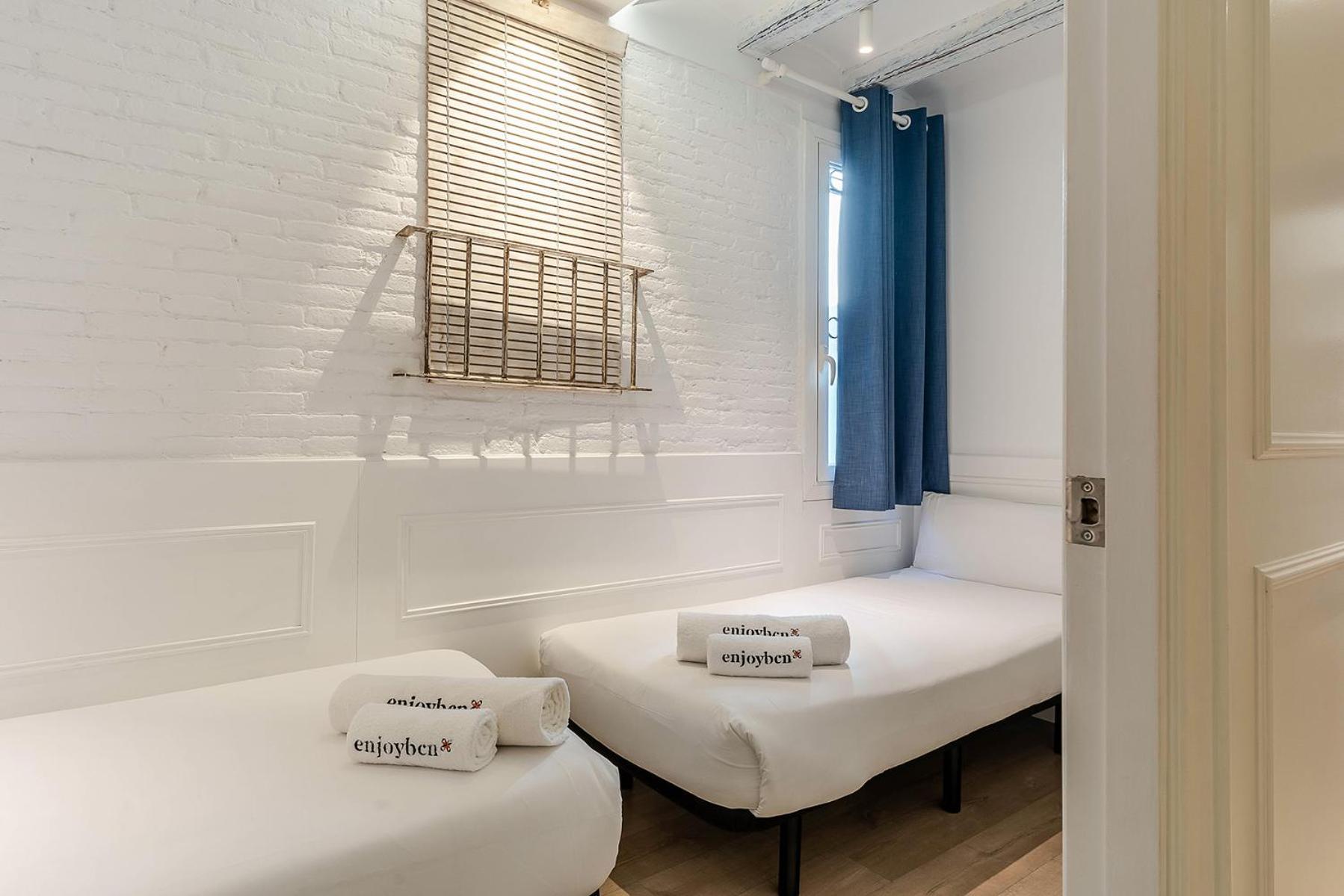 Enjoybcn Colon Apartments Barcelona Bagian luar foto