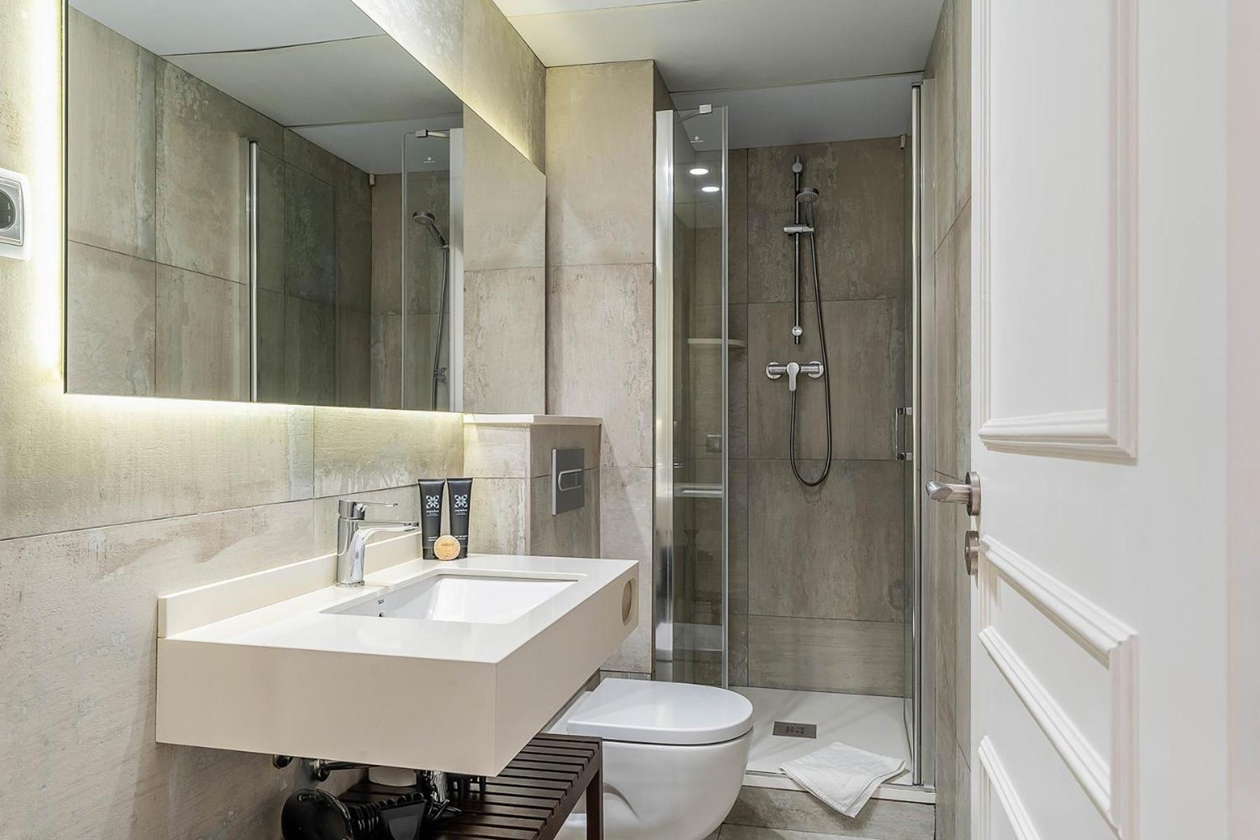 Enjoybcn Colon Apartments Barcelona Bagian luar foto