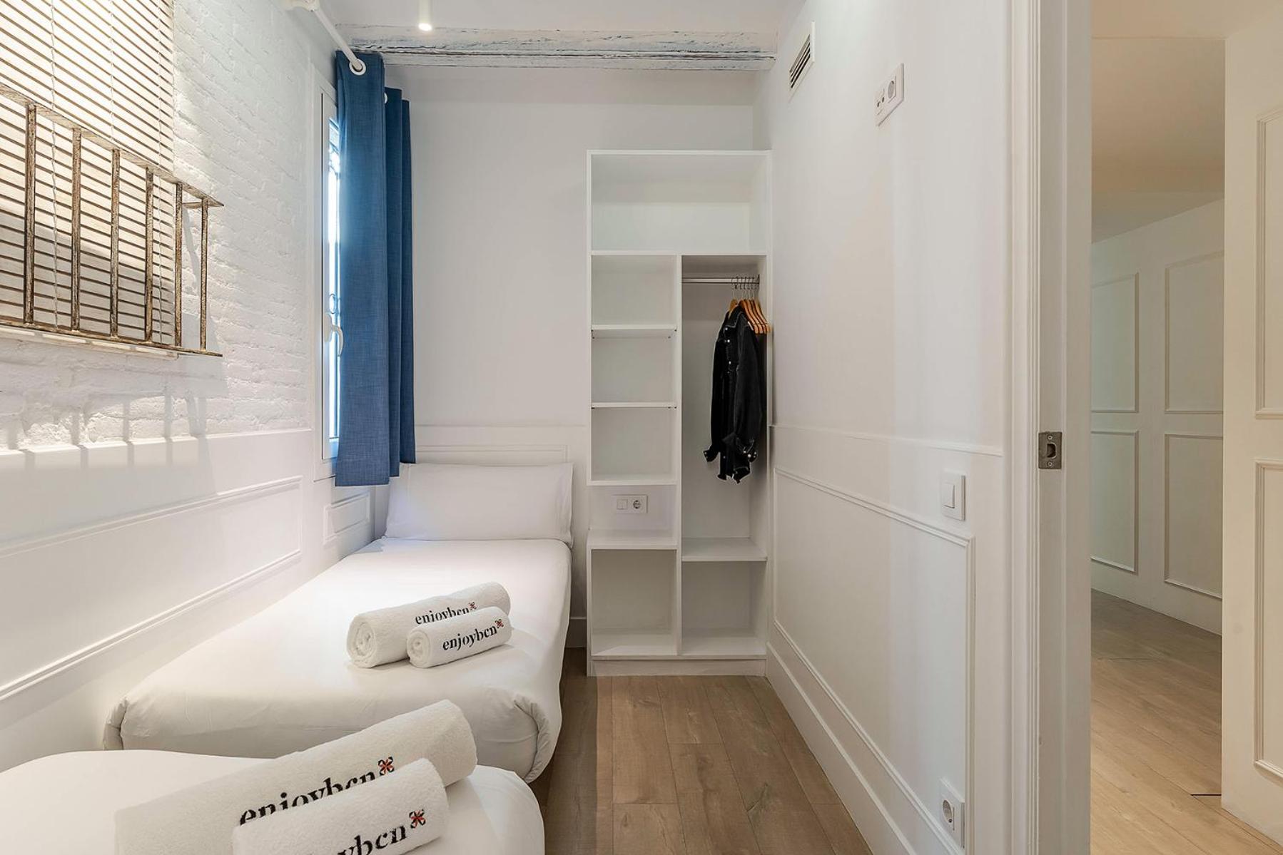 Enjoybcn Colon Apartments Barcelona Bagian luar foto