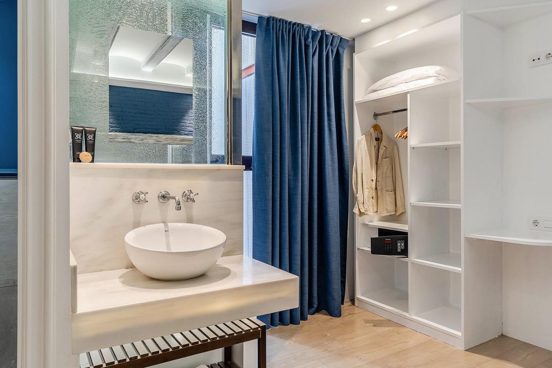 Enjoybcn Colon Apartments Barcelona Bagian luar foto