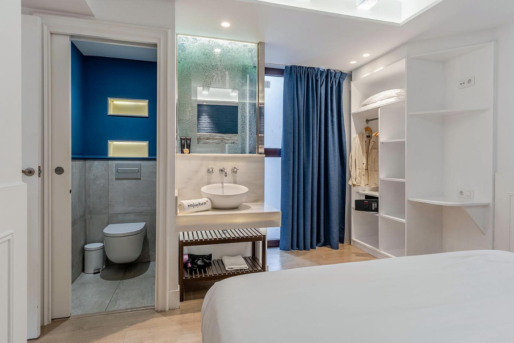 Enjoybcn Colon Apartments Barcelona Bagian luar foto