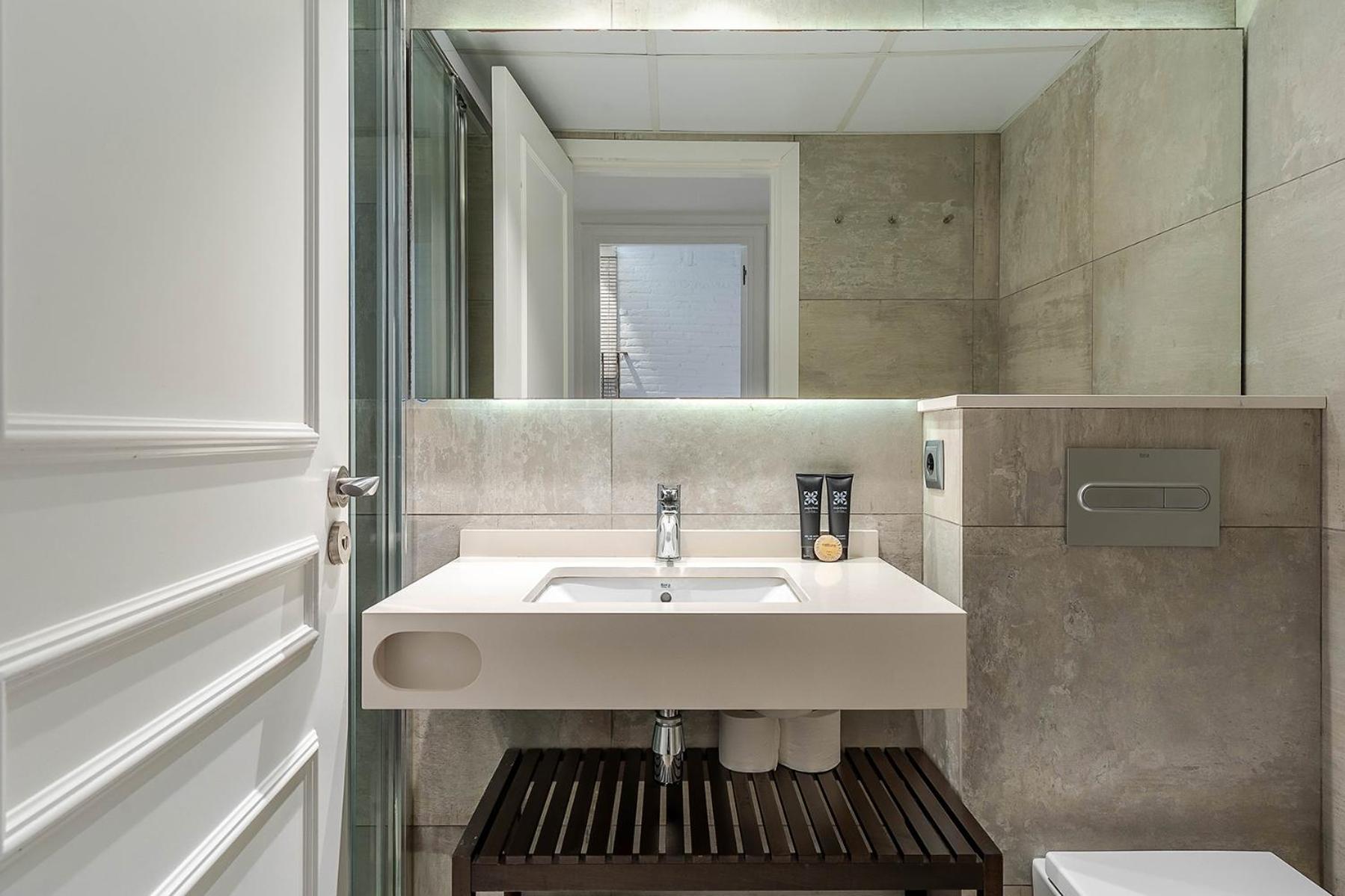Enjoybcn Colon Apartments Barcelona Bagian luar foto