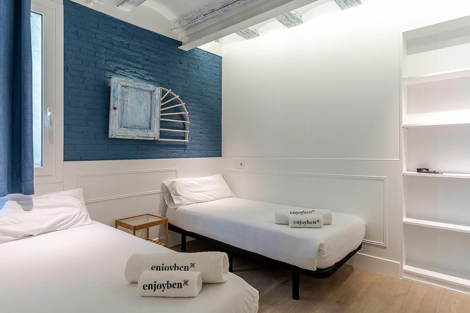 Enjoybcn Colon Apartments Barcelona Bagian luar foto
