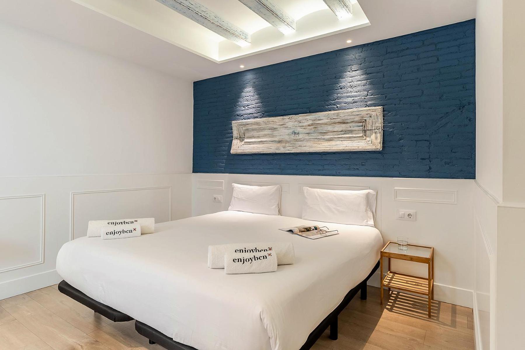 Enjoybcn Colon Apartments Barcelona Bagian luar foto