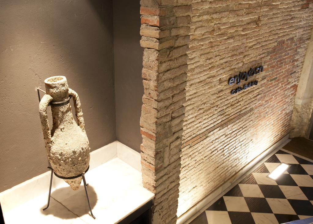 Enjoybcn Colon Apartments Barcelona Bagian luar foto